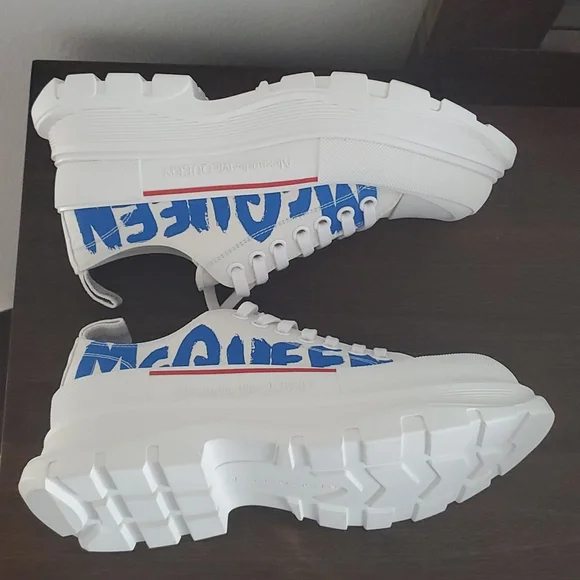 Alexander McQueen Men's Sneakers - Picture 9 of 11